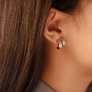 Boucles d'oreilles simples en diamant en forme de C