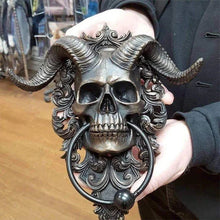 Charger l&#39;image dans la galerie, Heurtoir de porte suspendu de crâne de dieu cornu de Baphomet