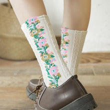 Charger l&#39;image dans la galerie, Chaussettes à Fleurs Brodées Vintage (5 paires)