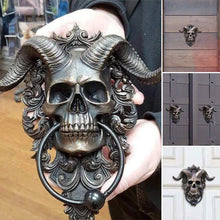 Charger l&#39;image dans la galerie, Heurtoir de porte suspendu de crâne de dieu cornu de Baphomet